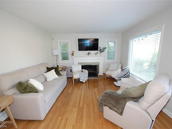 4th image of 2989 Howell Dr