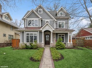 218 10th St, Wilmette, IL 60091