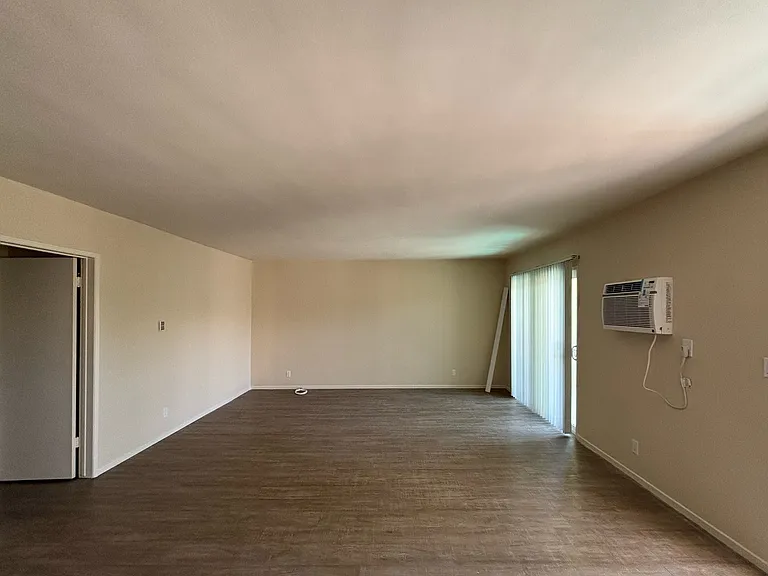 8740 Owensmouth Ave #16 — Photo 16