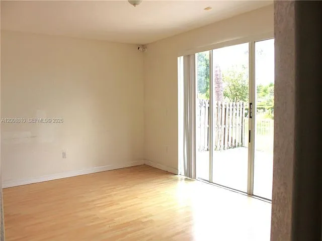 11375 NW 77th Ln — Photo 2