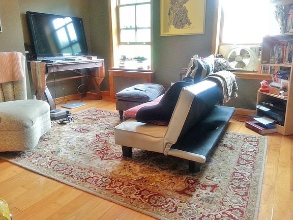 2nd image of 128 Saint James Pl APT 3