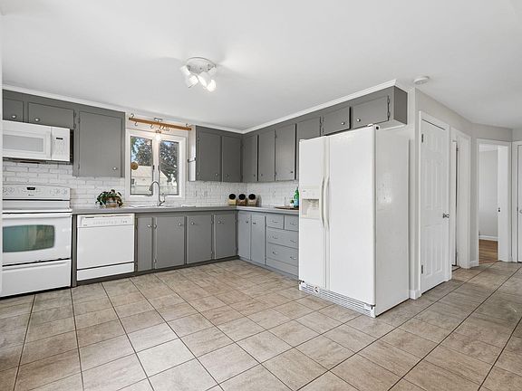 4th image of 71 Hicks Street