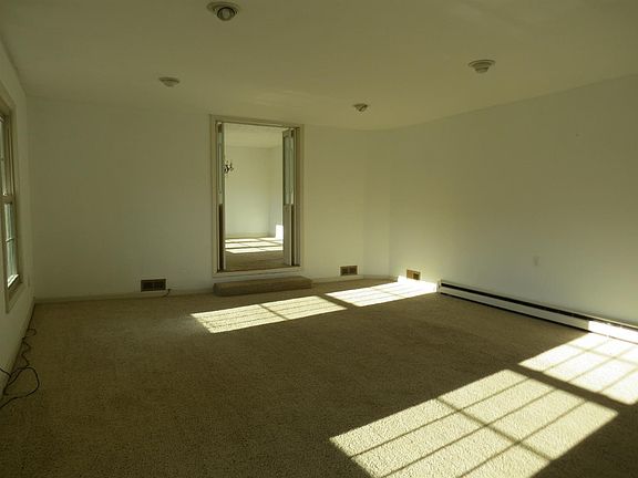 4th image of 280 Sunny Acres