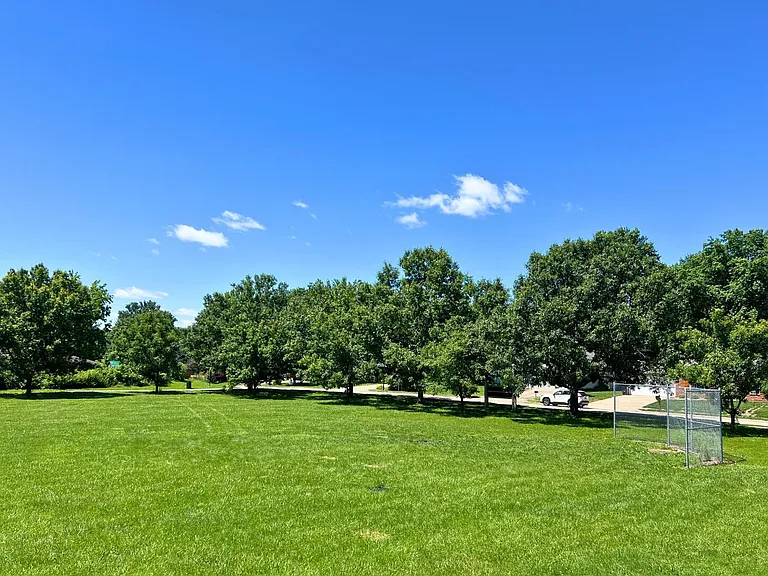 2509 Hollyhock Dr — Photo 50