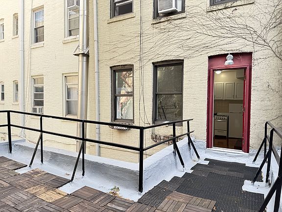 4th image of 289 W 12th St #5