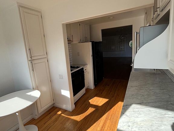 5th image of 4736 51st St