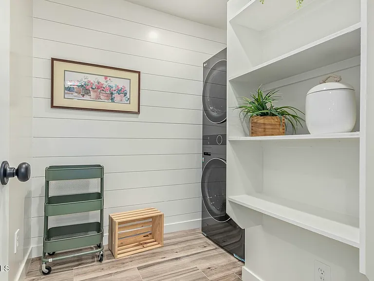 1417 E Whitton Ave — Photo 5