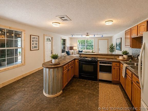 5th image of 4268 Chickasaw Rd