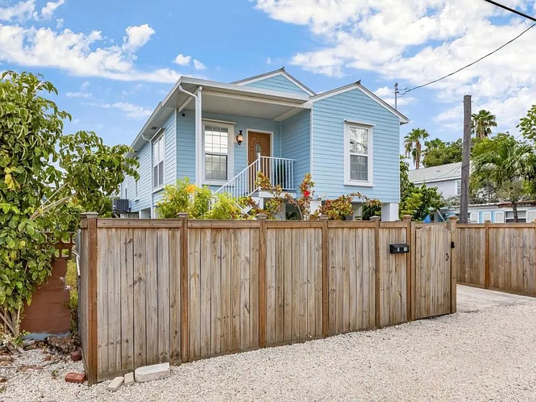 H16 Miriam St — Photo 26