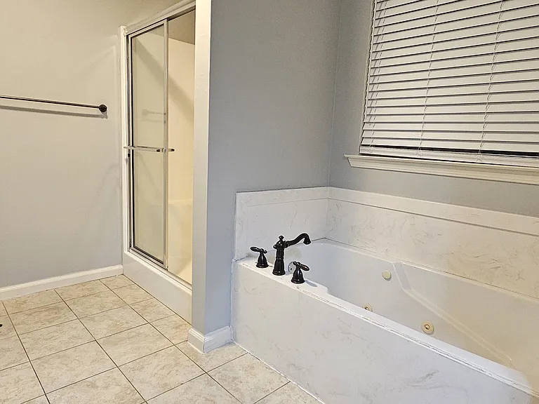 128 Plumdale Dr — Photo 13
