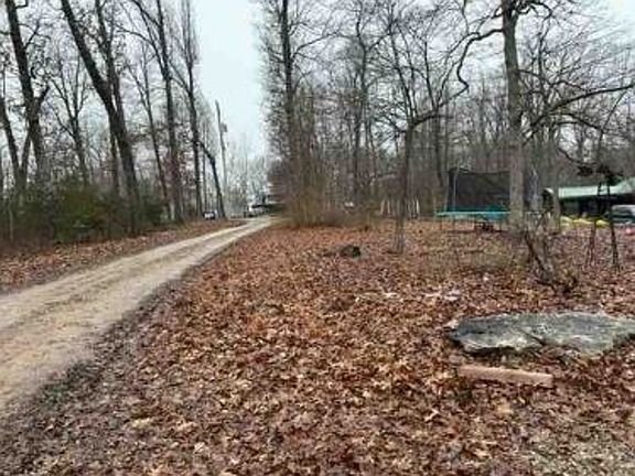 Exterior Neighborhood (street photo)