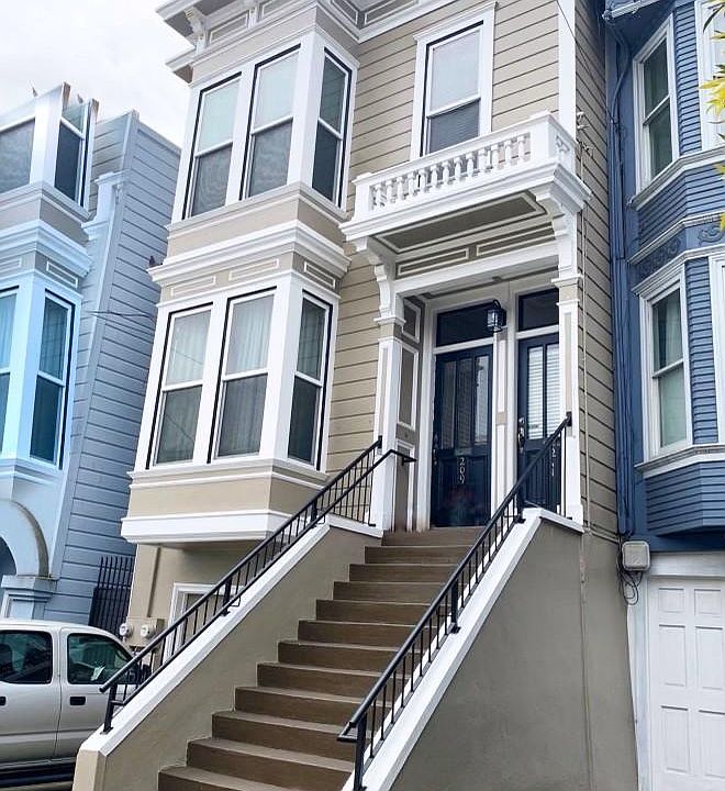 1st image of 211 Carl St