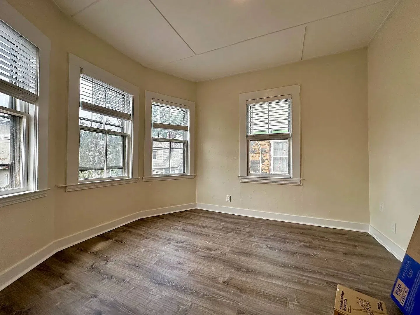 No Brokers Fee, Single-Family House, Central Heat/AC, Laundry, Porch, — Photo 2