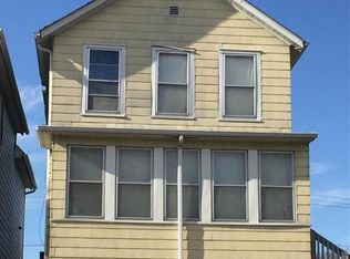 1221 Garfield Ave, Dubuque, IA 52001