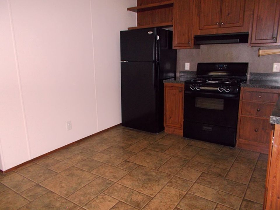 2nd image of 3310 Mobile Blvd