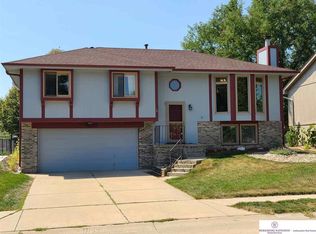 15203 Valley St, Omaha, NE 68144