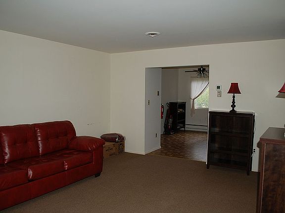 4th image of 4 Connecticut Dr