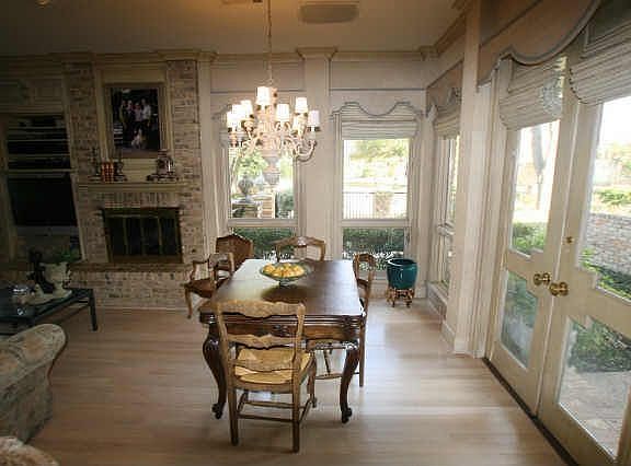 4th image of 2201 Plantation Ln