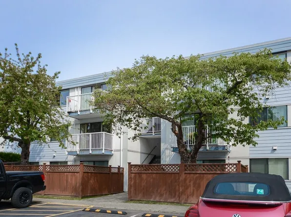7200 Lindsay Rd #201, Richmond, BC V7C 2P5