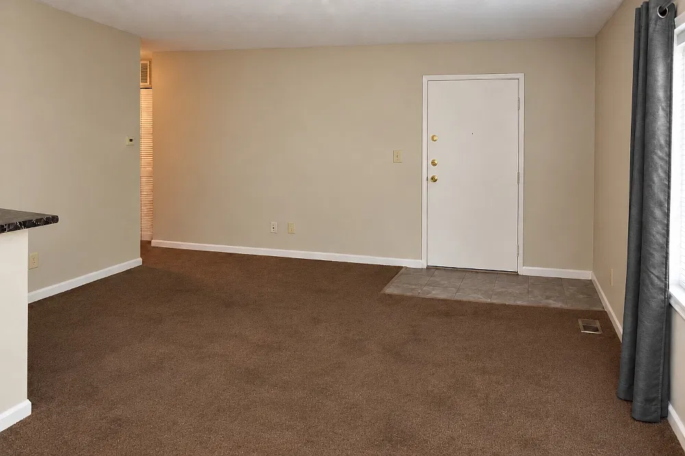 2 bed, 895 sqft, $995 — Photo 2