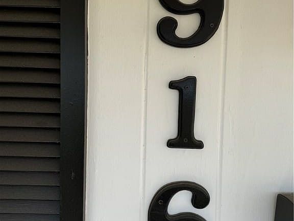 2nd image of 916 S 14th Pl