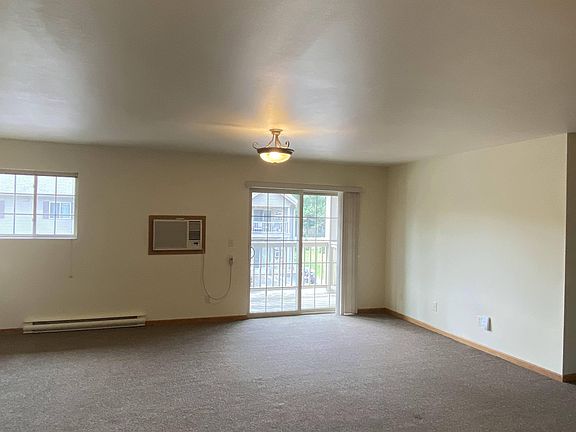 3rd image of 3616 Doolittle Dr #9