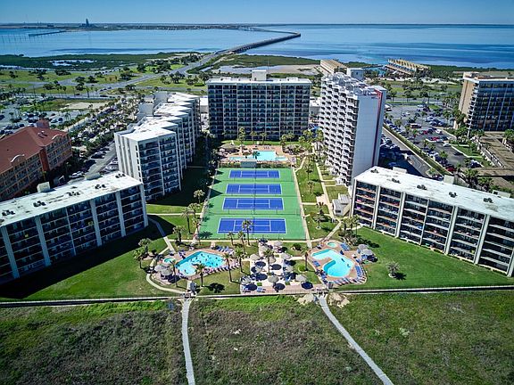 5th image of 406 Padre Blvd