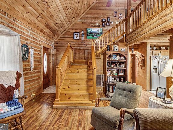 5th image of 105 Springer Rd