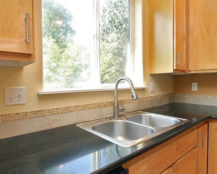9946 NW Taylor St — Photo 10
