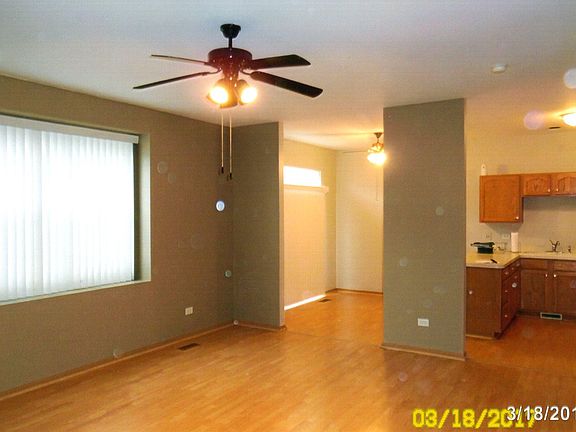 living rm/kitchen area