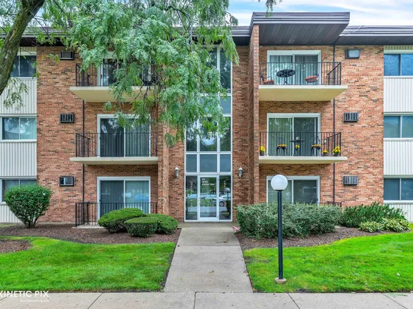9720 S Karlov Ave APT 202, Oak Lawn, IL 60453