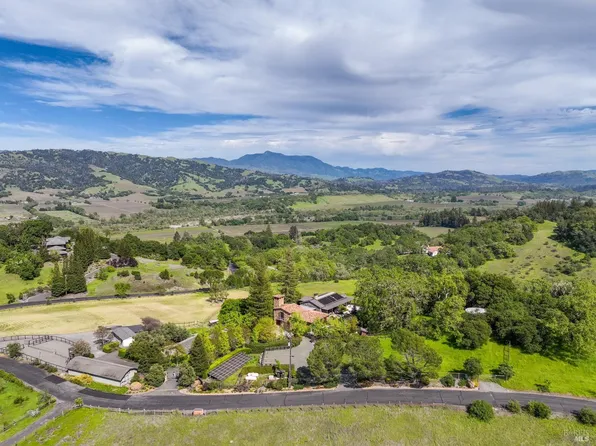 4030 Old Barn Road, Healdsburg, CA 95448