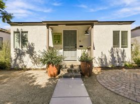 Hamilton 4-Plex, 1 beds  1.0 baths (500 sqft)