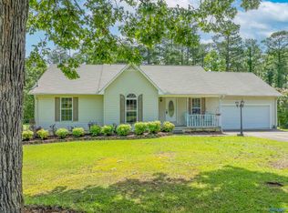 2823 Langdale St, Hokes Bluff, AL 35903