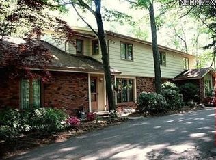 4 Hunting Hollow Dr, Pepper Pike, OH 44124