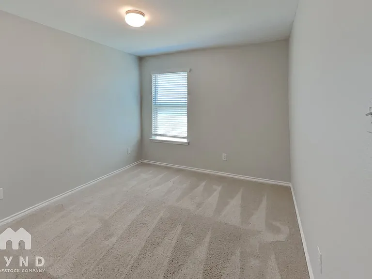529 Paloma St — Photo 14