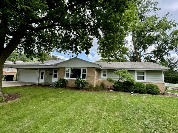1114 N Prairie View Ln, Pontiac, IL 61764