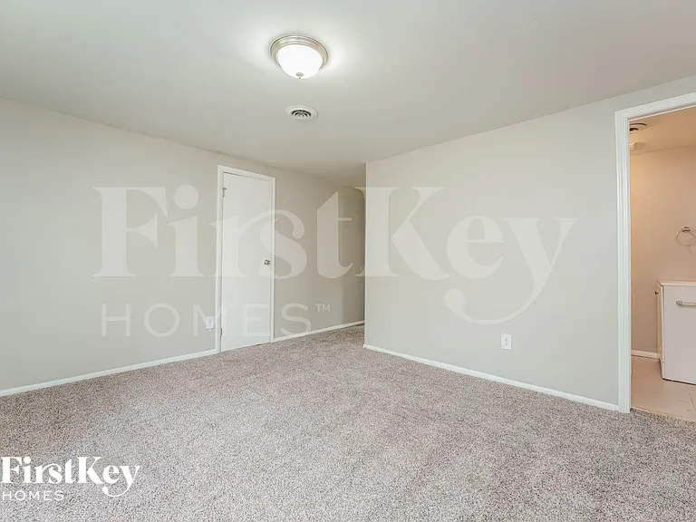1078 W Adrian Cir SW — Photo 8
