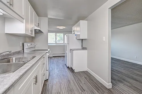 148 Hincks St Photo 1