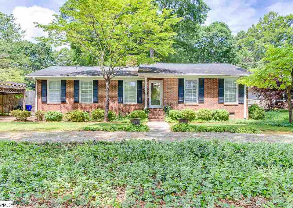 1st image of 48 Rockwood Dr