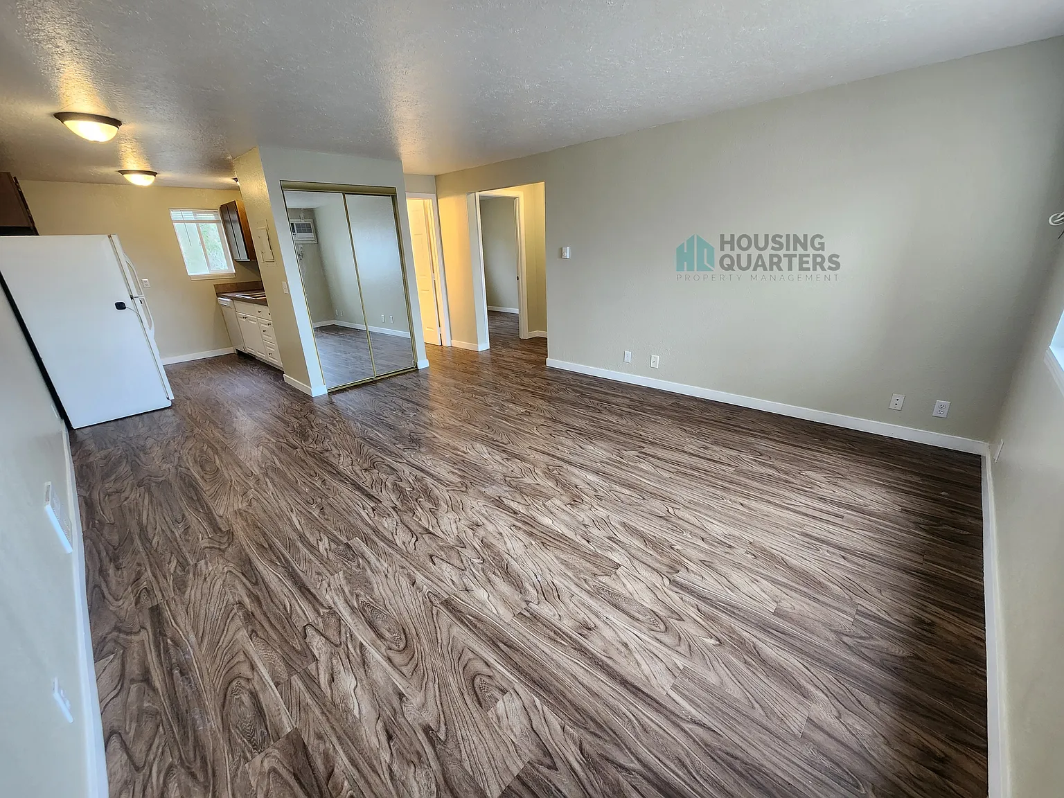 2 bed, 700 sqft, $1,050 — Photo 1