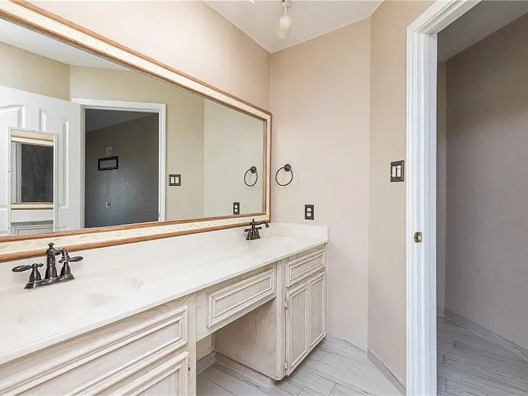 14882 Highland Mist Dr — Photo 24