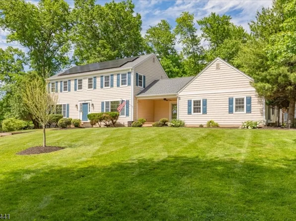 19 Heather Hill Way, Bridgewater Twp., NJ 08807