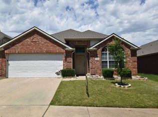 8741 Sagebrush Trl, Aubrey, TX 76227
