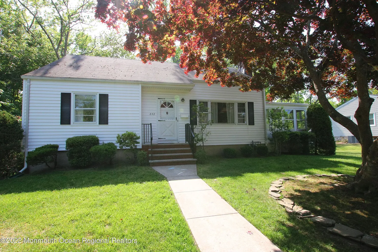 242 Pinecrest Rd photo 1