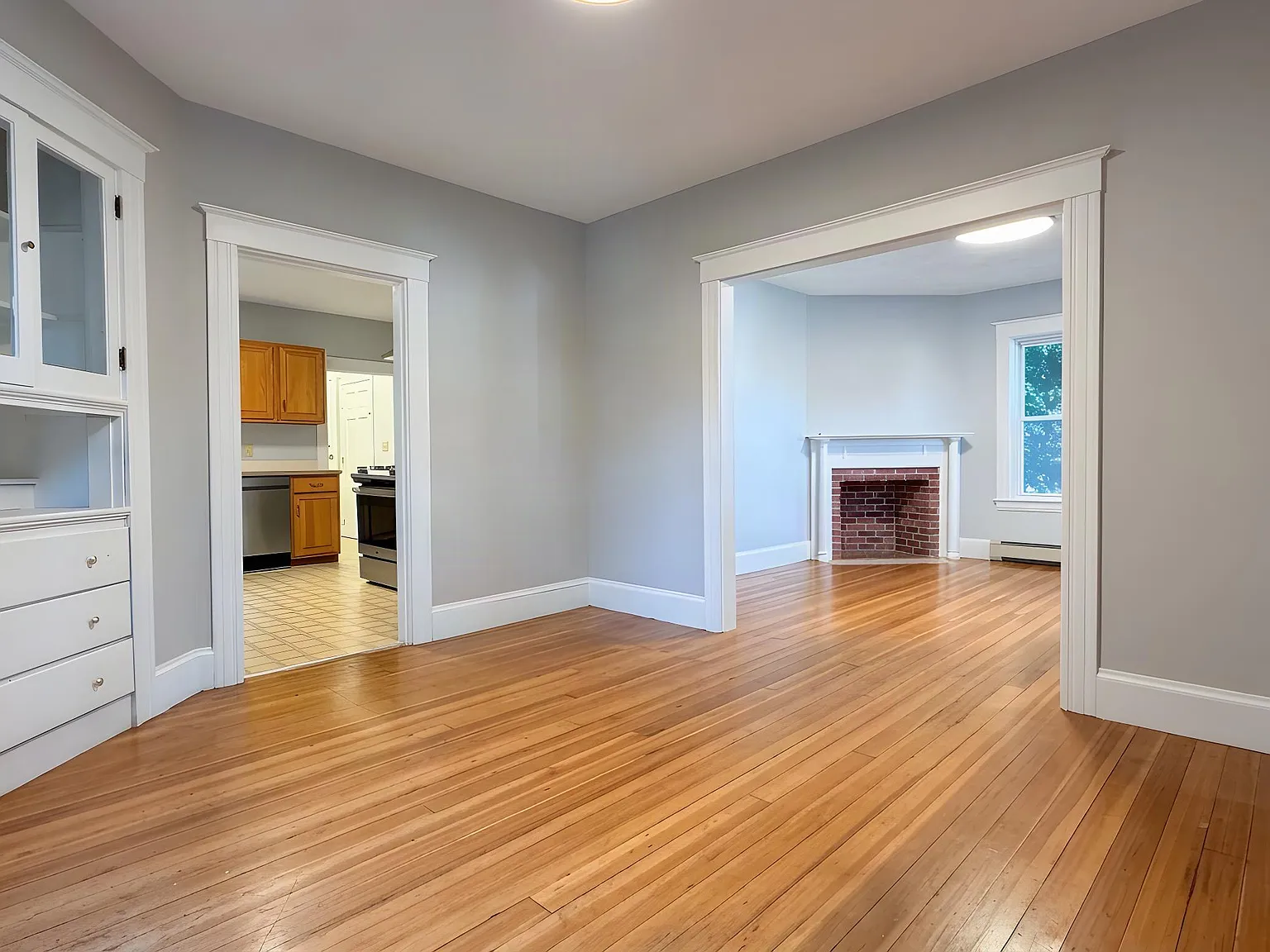 1 bed, 750 sqft, $2,200 — Photo 3