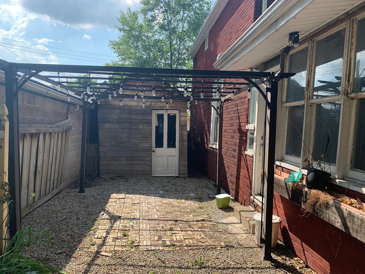 3 bed, 1.0 bath, 1000 sqft, $2,195 — Photo 4