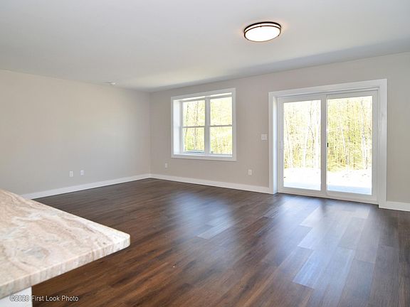 4th image of 3 Tulip Hill Dr #0