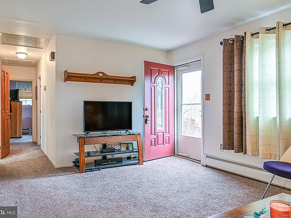 3rd image of 589 Neiman Rd