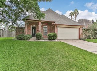 16722 Tranquil Dr, Sugar Land, TX 77498
